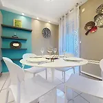 Newport Riviera T3, Terrace, Clim, Garage, Wifi * Fréjus
