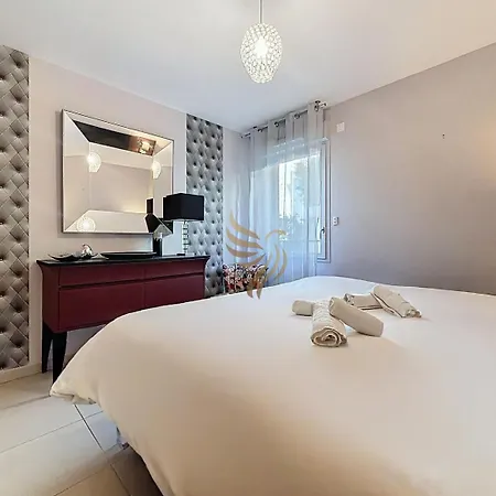 Apartment Newport Riviera T3, Terrasse, Clim, Garage, Wifi Frejus