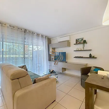 Newport Riviera T3, Terrasse, Clim, Garage, Wifi * Frejus