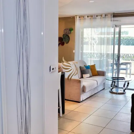 Newport Riviera T3, Terrasse, Clim, Garage, Wifi Fréjus
